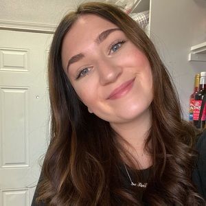 Meet your Posher, Emmalee